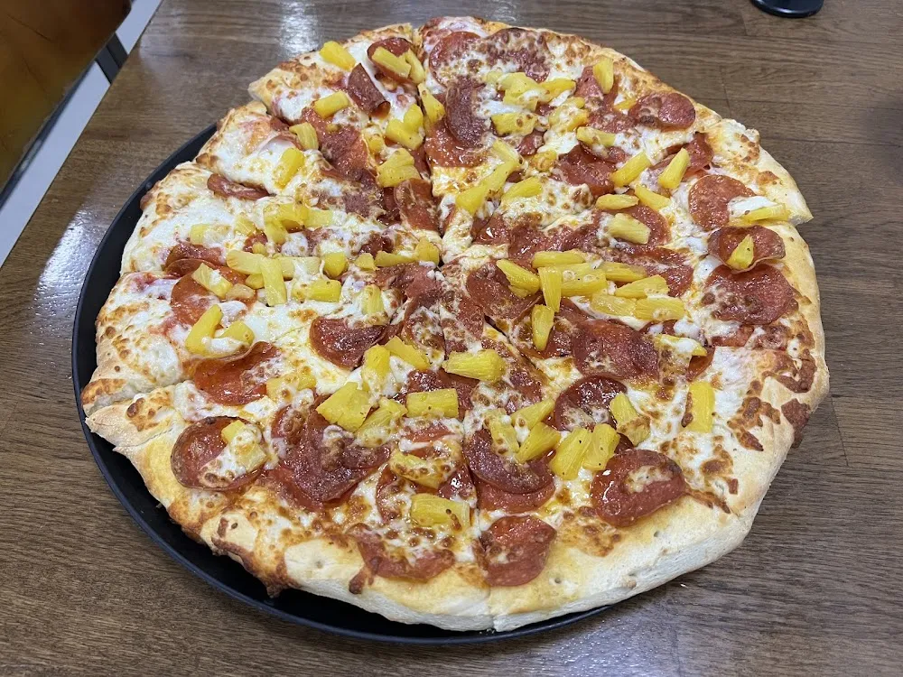 Large Pepperoni and Pineapple Pizza with Extra Cheese and Thick Crust